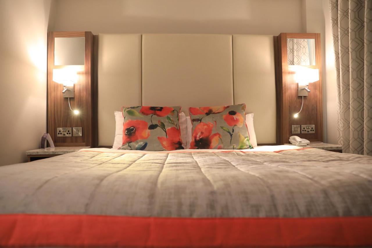 The Valley Hotel & Carriage Gardens Fivemiletown Ngoại thất bức ảnh