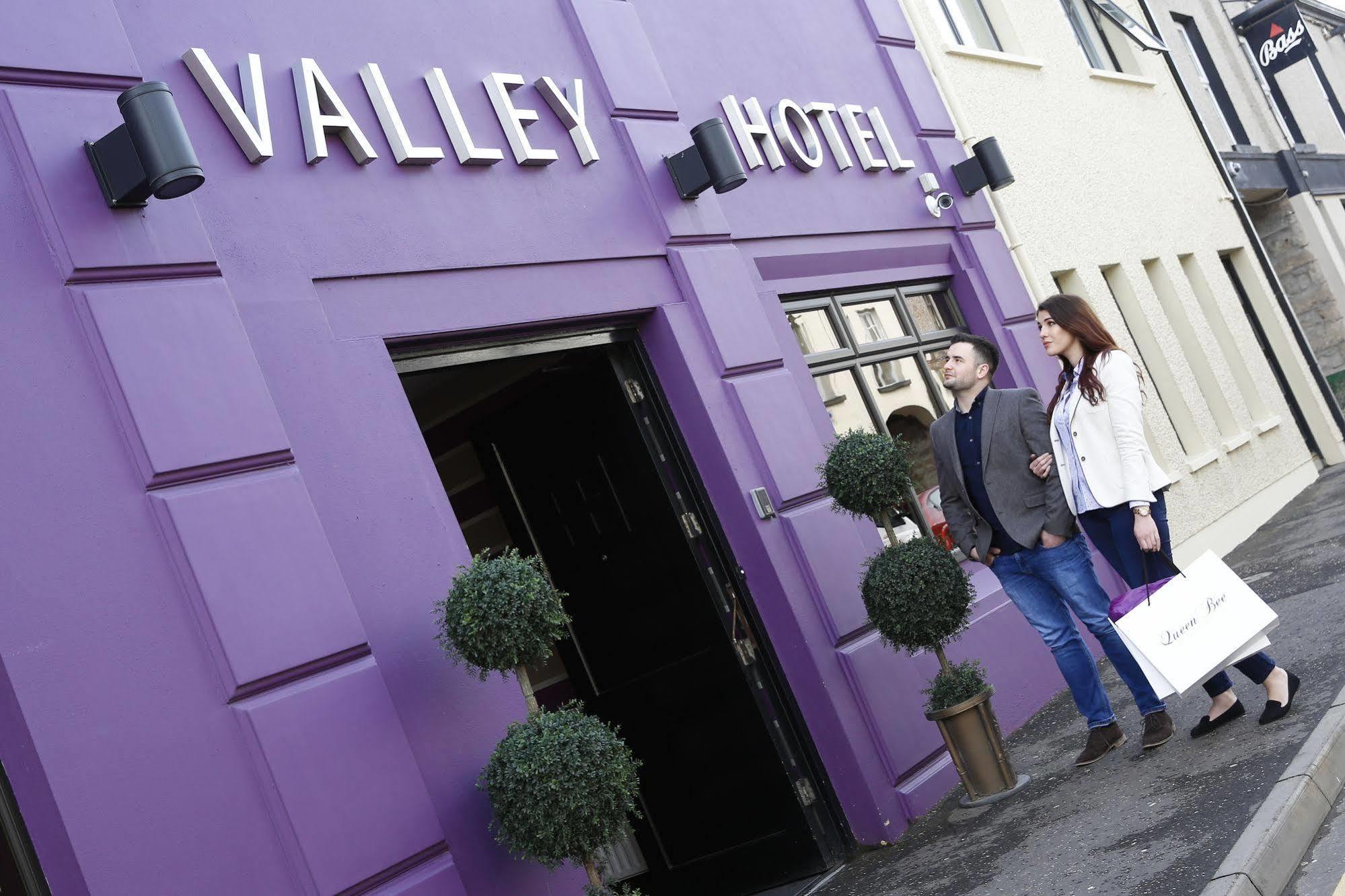The Valley Hotel & Carriage Gardens Fivemiletown Ngoại thất bức ảnh