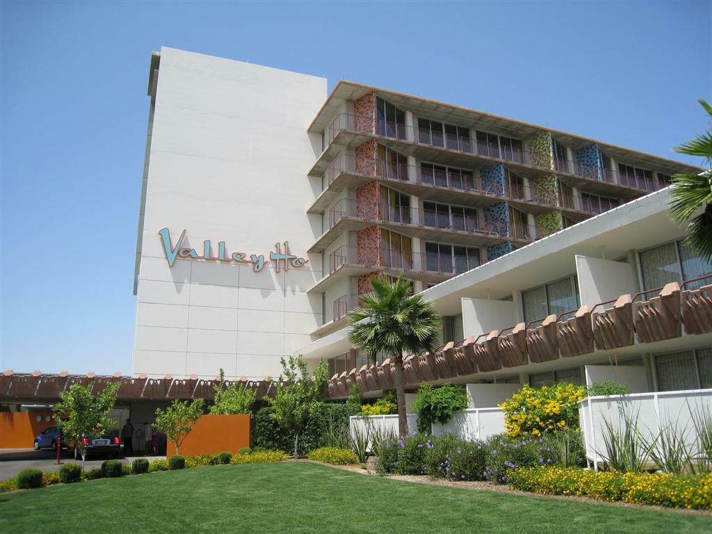 The Valley Hotel & Carriage Gardens Fivemiletown Ngoại thất bức ảnh